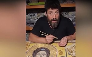 Γεωργούλης: Άφησε μούσι και ασχολείται με τις ψηφιδωτές αγιογραφίες 